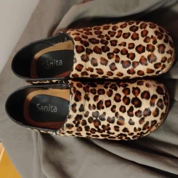 Sanita Womens Size EUR 39 US 8 Slip On Cheetah Fur Hair Nurse Clog Shoes - Picture 1 of 7